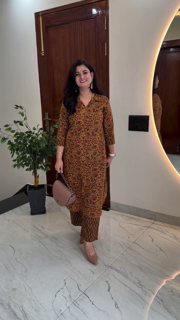 Women's Olive Green Printed Kurta Set - Image 2