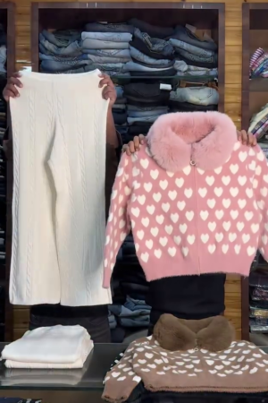 Women's Winter Pink Heart Print Fur Collar Jacket