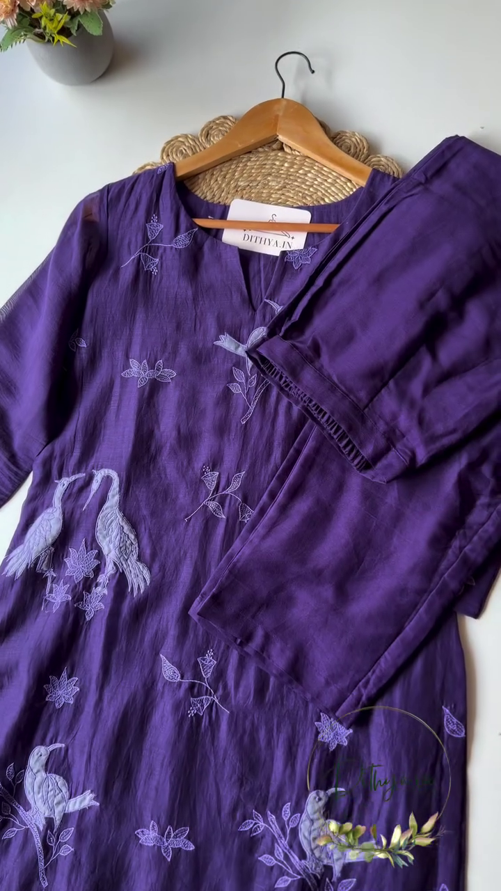 Women's Purple Embroidered Kurta - Image 2