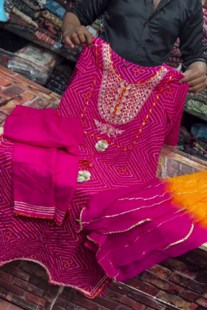 Women's Magenta Printed Kurta Set