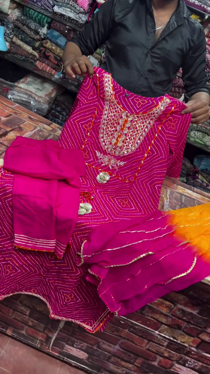 Women's Magenta Printed Kurta Set