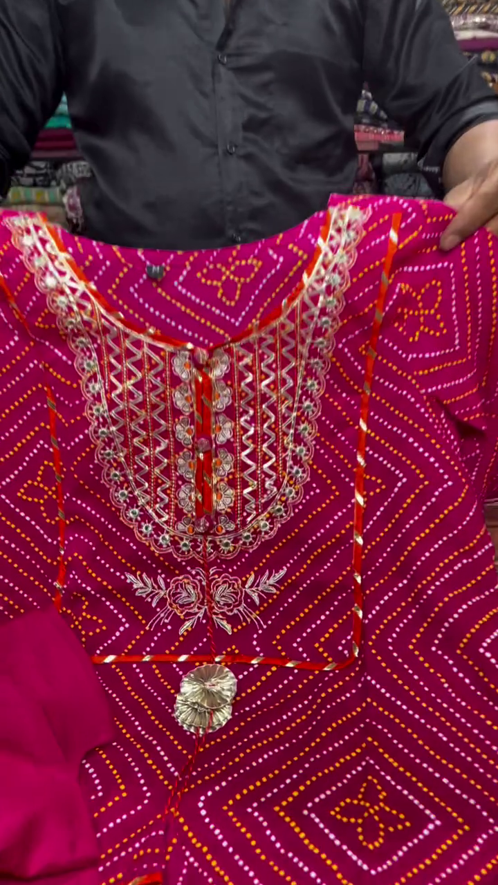 Women's Magenta Printed Kurta Set - Image 2