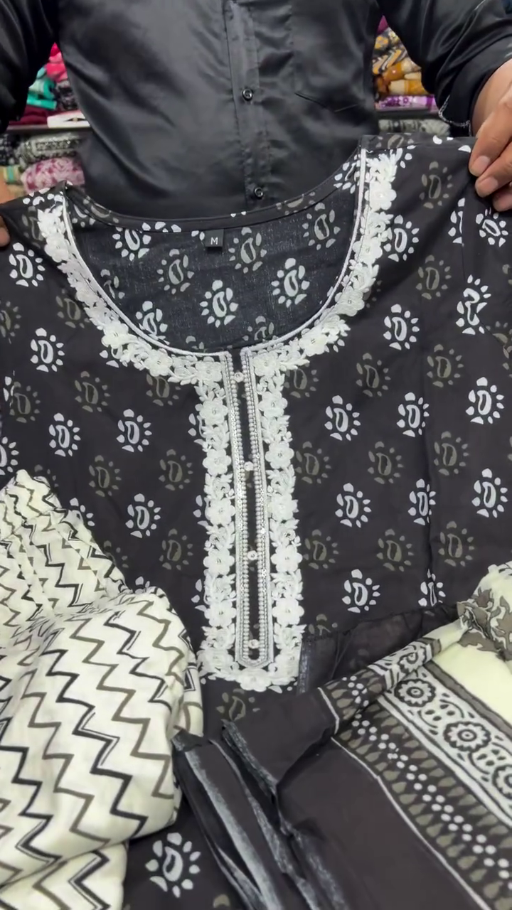 Women's Black Printed Kurta Set - Image 2