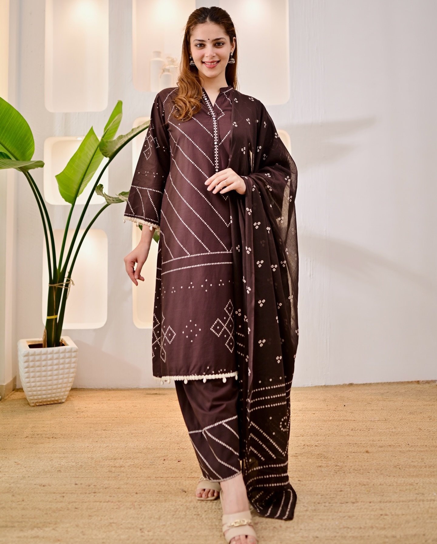 Women's Brown Printed Kurta Set - Image 3