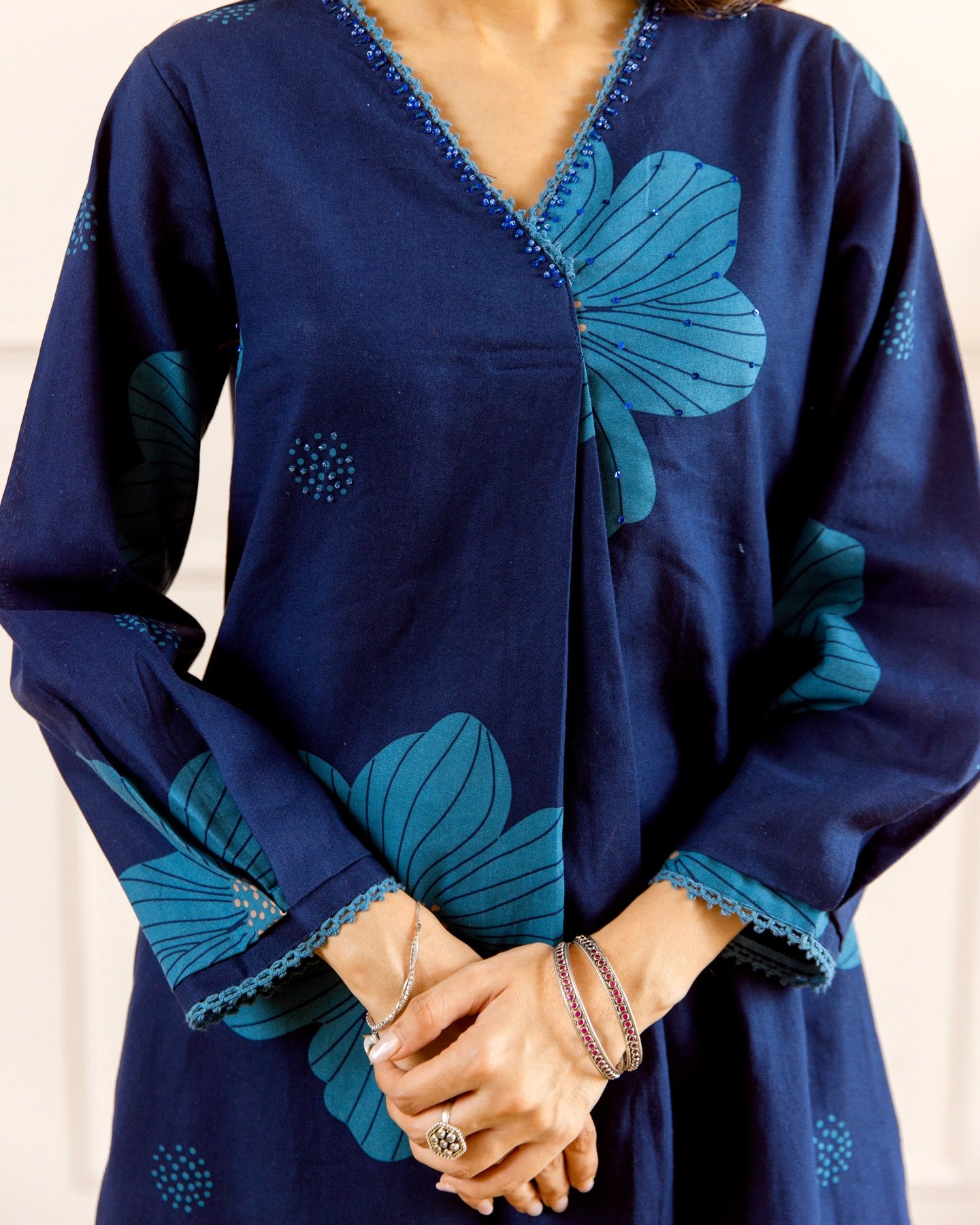 Women's Navy Blue Floral Printed Kurta Set - Image 7