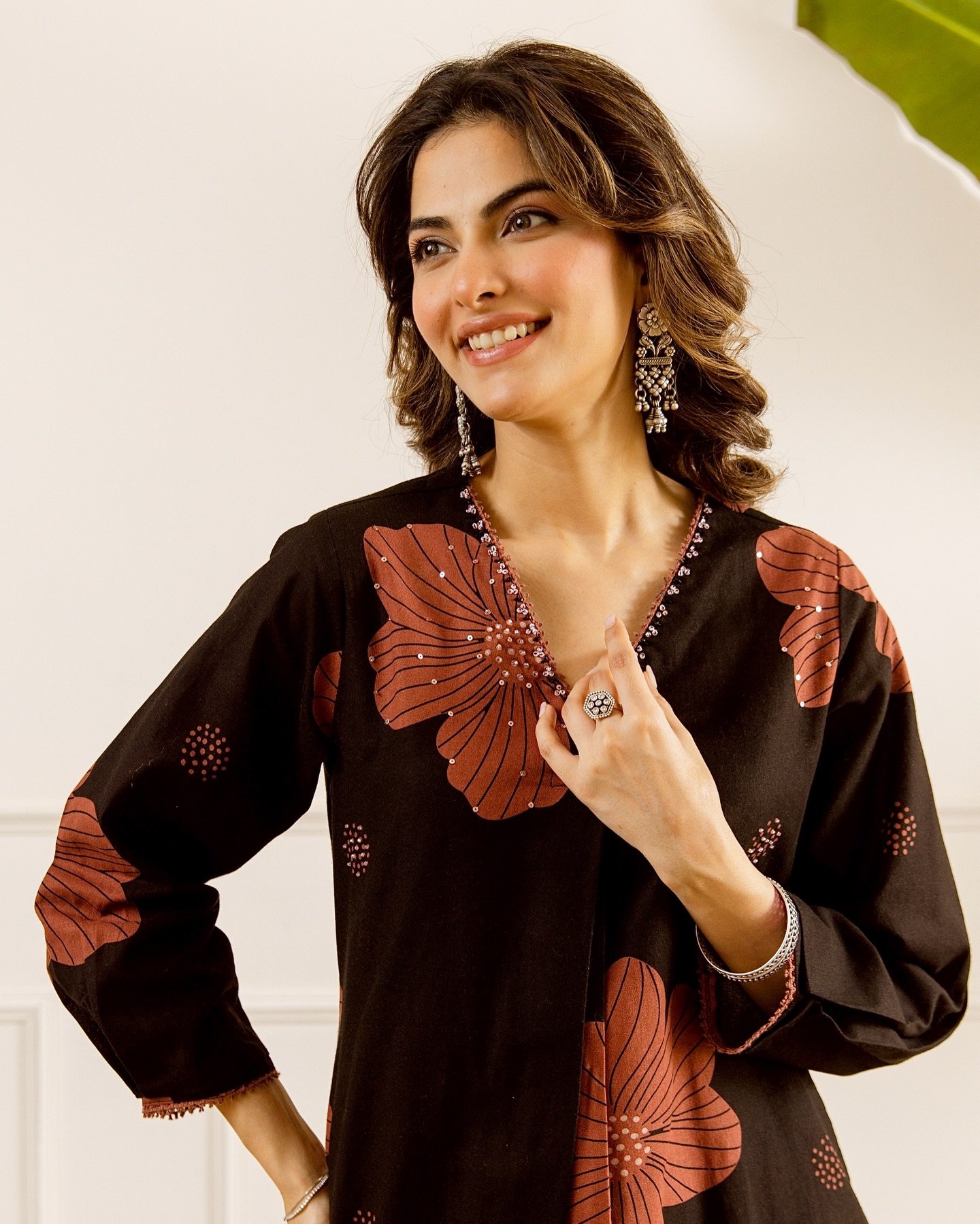Women's Navy Blue Floral Printed Kurta Set - Image 5