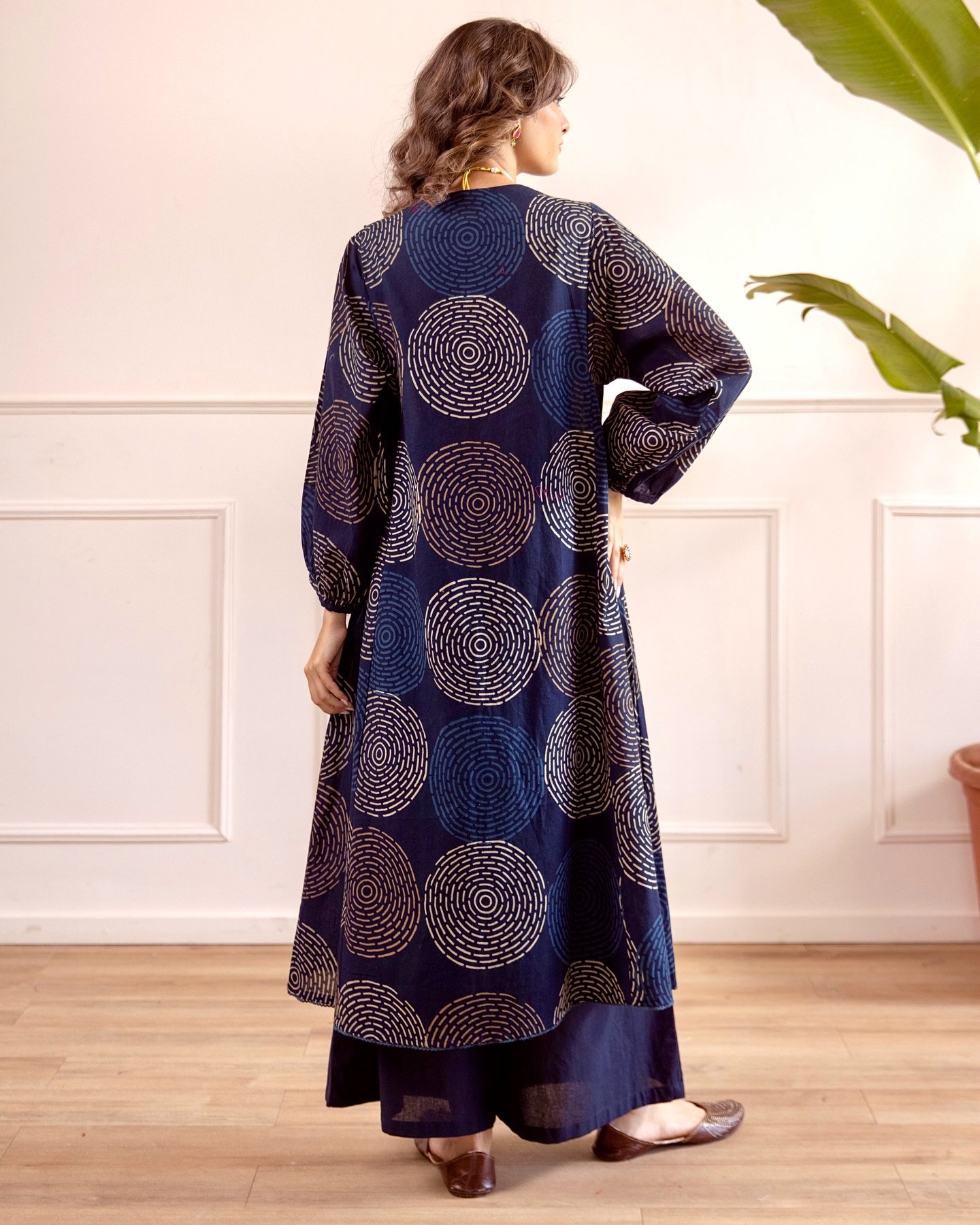 Women's Maroon & Navy Blue Circular Print Kurta Set - Image 8