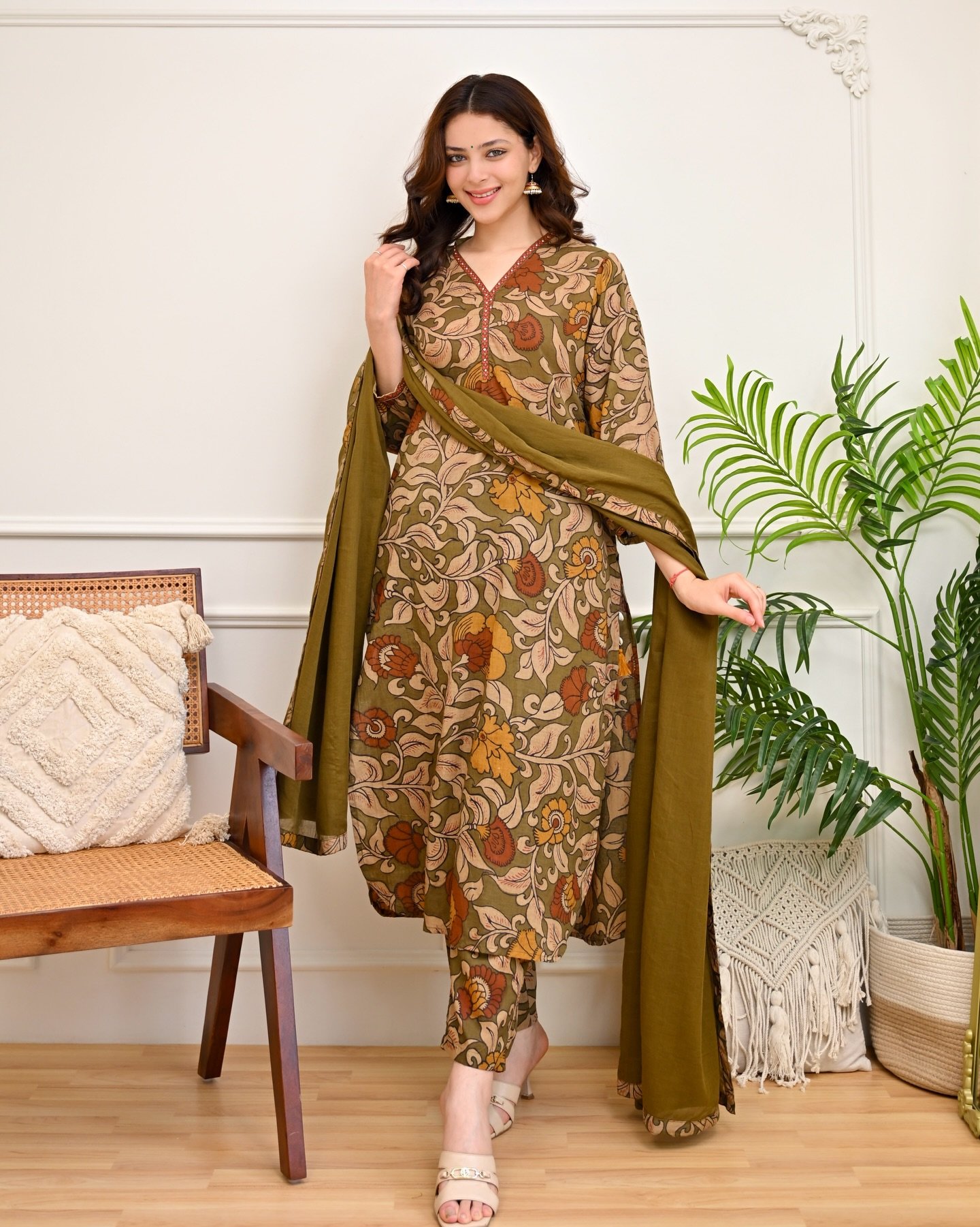 Women's Olive Green Floral Printed Kurta Set
