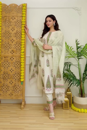 Women's Off-White Printed Embroidered Kurta Set with Dupatta